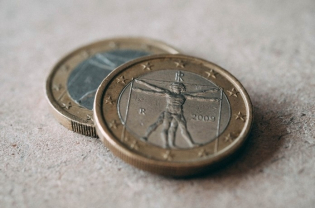 The Saga of Income Inequality: A Three-Dimensional Problem and a Non-Existent Solution?